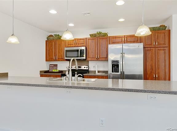 3rd image of 520 Kunehi St APT 701