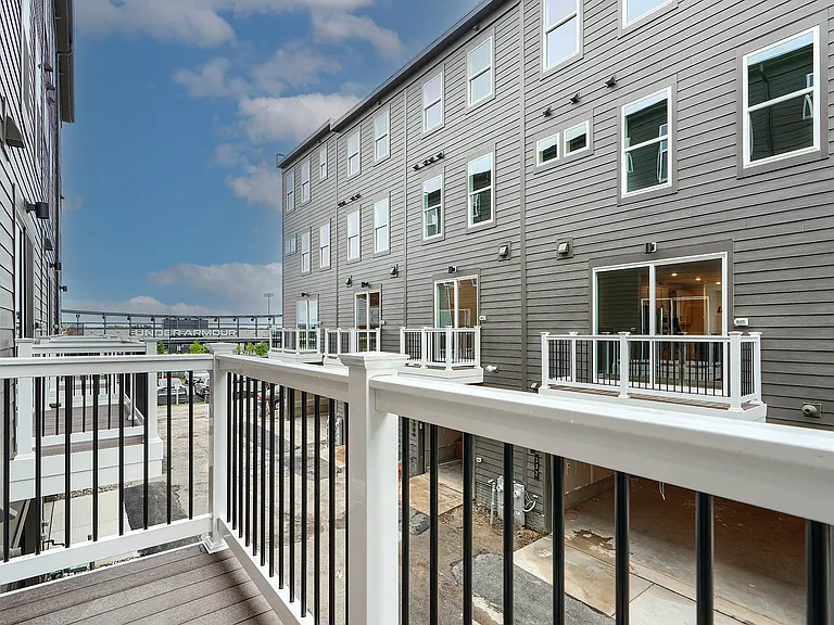 109 Glass Ln — Photo 10