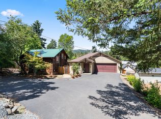 420 S 5th St, Jacksonville, OR 97530