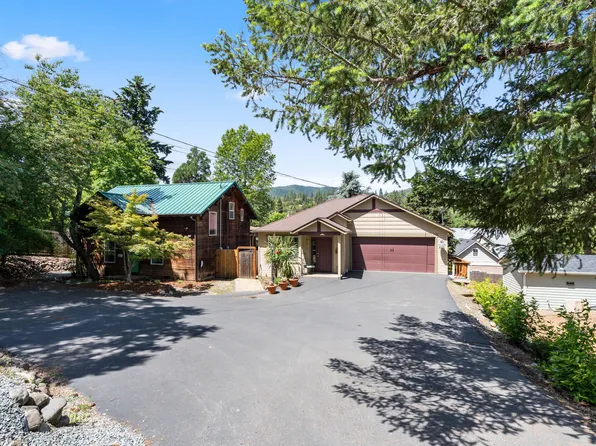420 S 5th St, Jacksonville, OR 97530