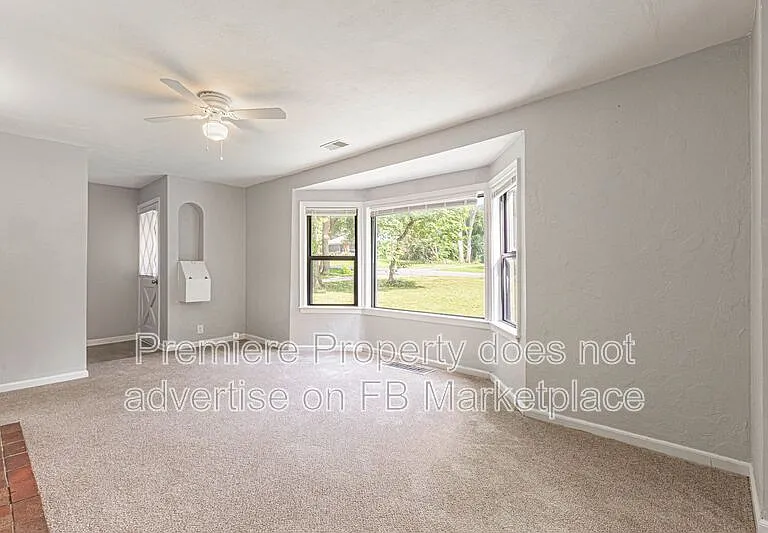 1107 W 27th St S — Photo 2