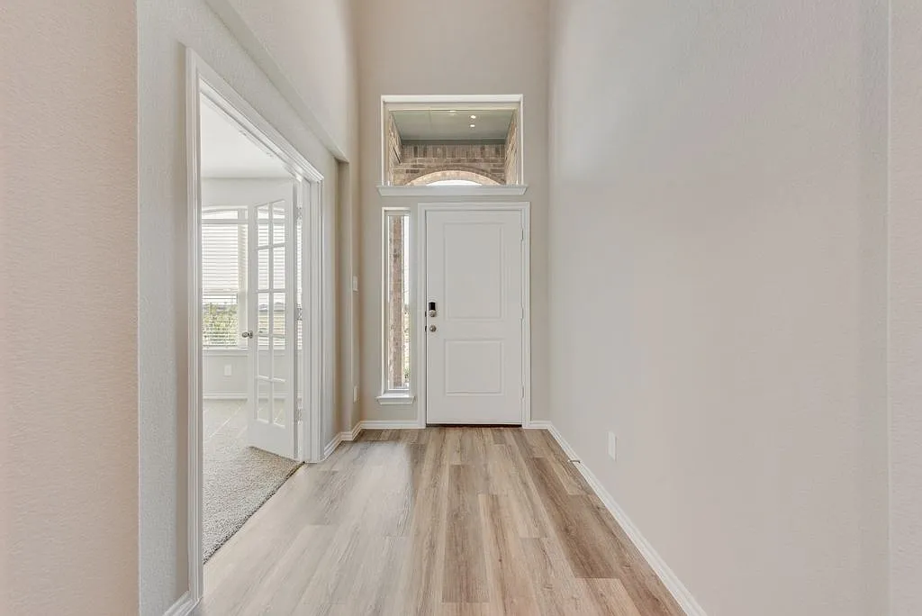 4 bed, 3.5 bath, 2900 sqft, $2,995 — Photo 3