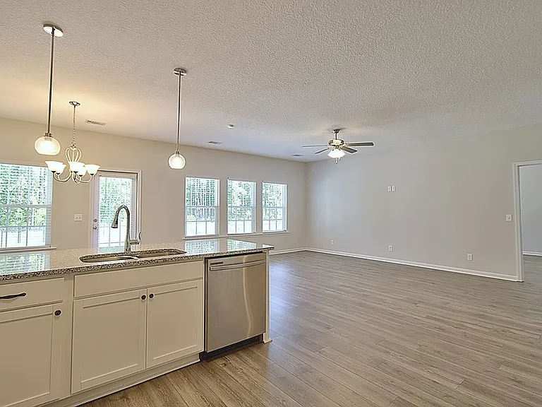 183 W West Winn Ave — Photo 18