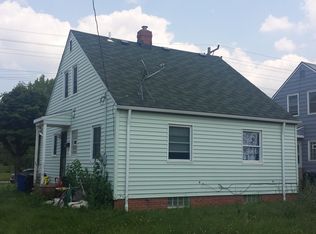 922 Wayside Rd, Cleveland, OH 44110