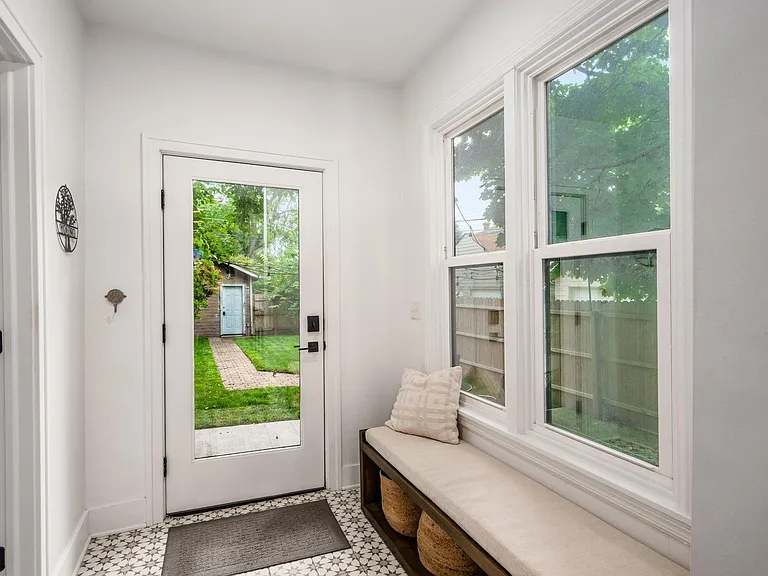 888 Ebner St — Photo 12