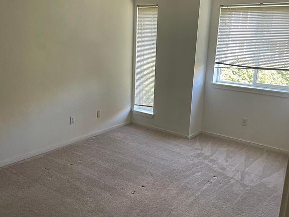 3rd image of 1805 Bellevue Ave E #501