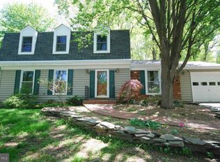 1815 Cranberry Ln, Reston, VA 20191