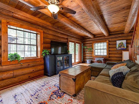 3rd image of 4589 Jenkinson Cir