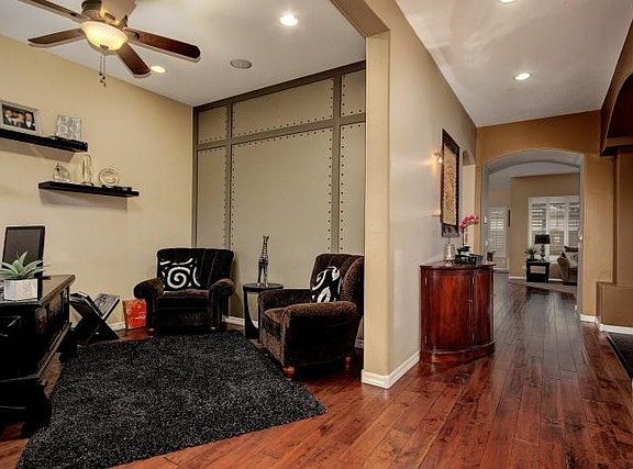 3rd image of 3829 E Old Stone Cir S