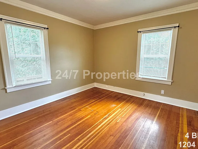 1204 NE 62nd Ave — Photo 9