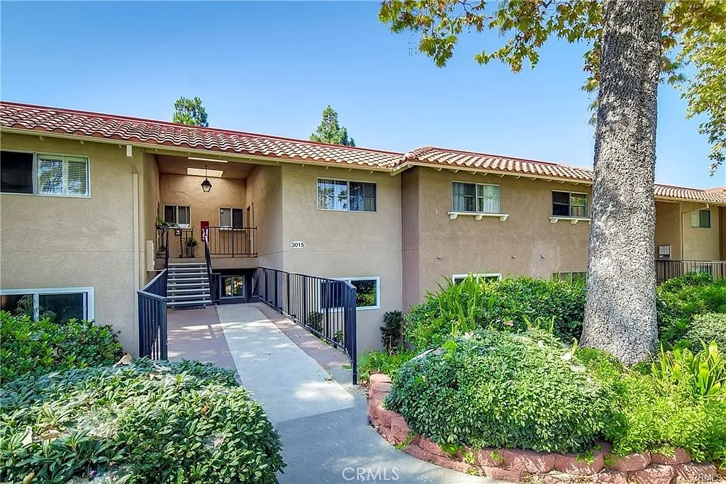 2 bed, 1057 sqft, $3,500 — Photo 1