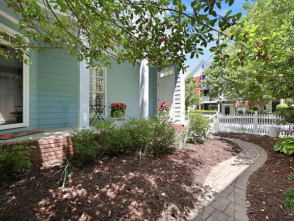 5th image of 807 Carpenter Town Ln