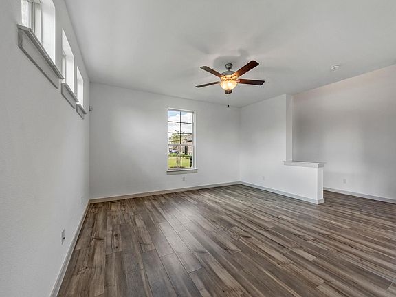 4th image of 2712 Parkview Pl