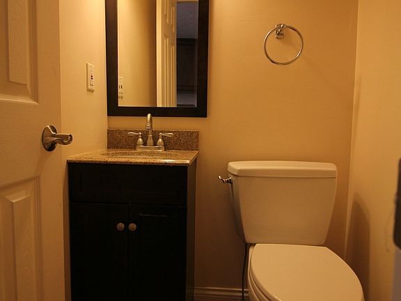 5th image of 660 Mawyer Dr