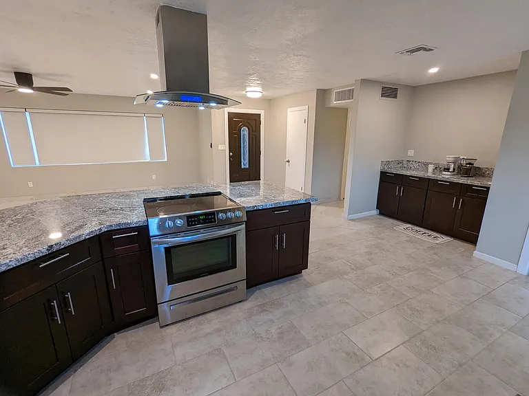 1062 W Ina Rd — Photo 19