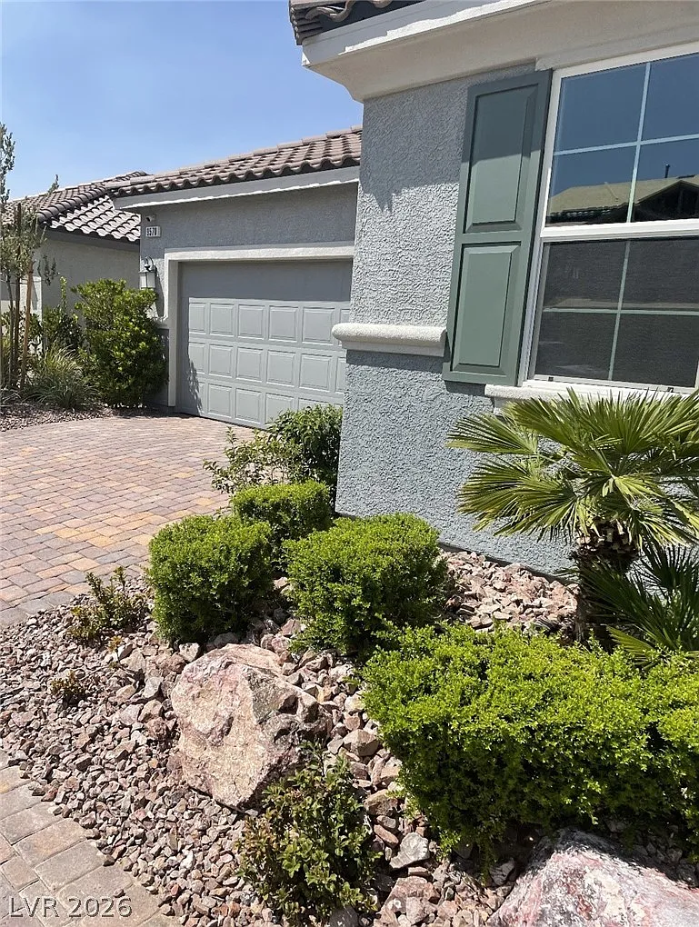 3 bed, 2.5 bath, 1845 sqft, $2,695 — Photo 3