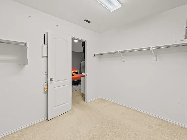9412 Caliente Dr — Photo 26
