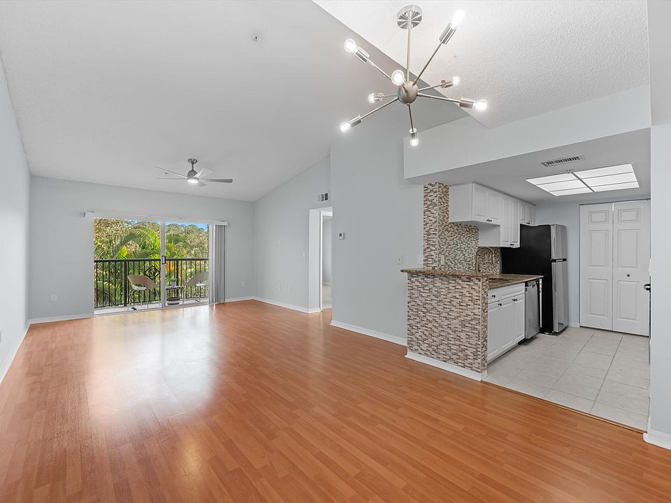 1st image of 400 Crestwood Court N #419