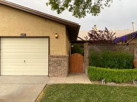 22C Bent Tree Rd, Roswell, NM