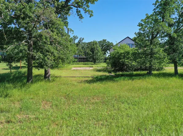 1102 Maple Dr, Bartonville, TX 76226