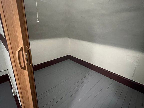 5th image of 1555 E 118th St #1549