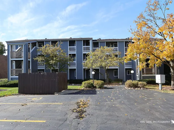 52 N Pistakee Lake Rd APT 8, Fox Lake, IL 60020