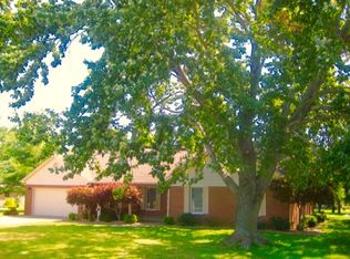 203 Jennifer Ave, Carmi, IL 62821