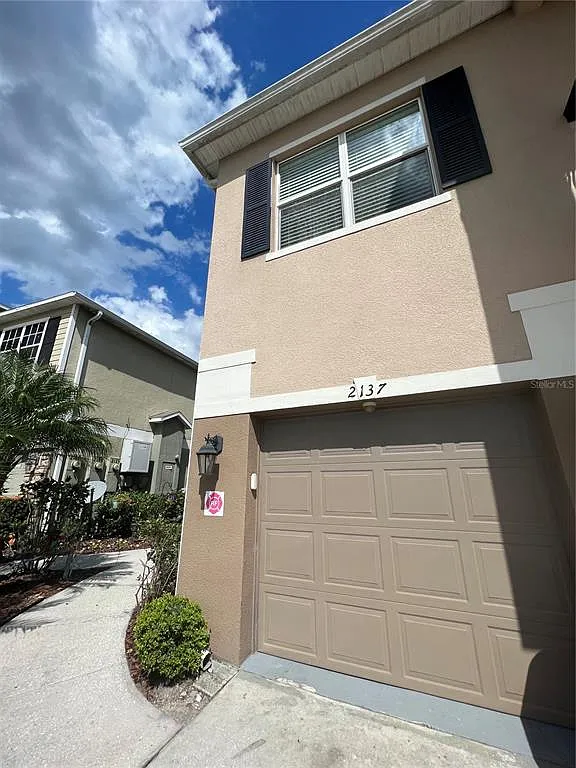 2 bed, 2.0 bath, 1273 sqft, $1,900 — Photo 1