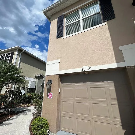 2137 Betsy Ross Ln #2137 — Photo 1