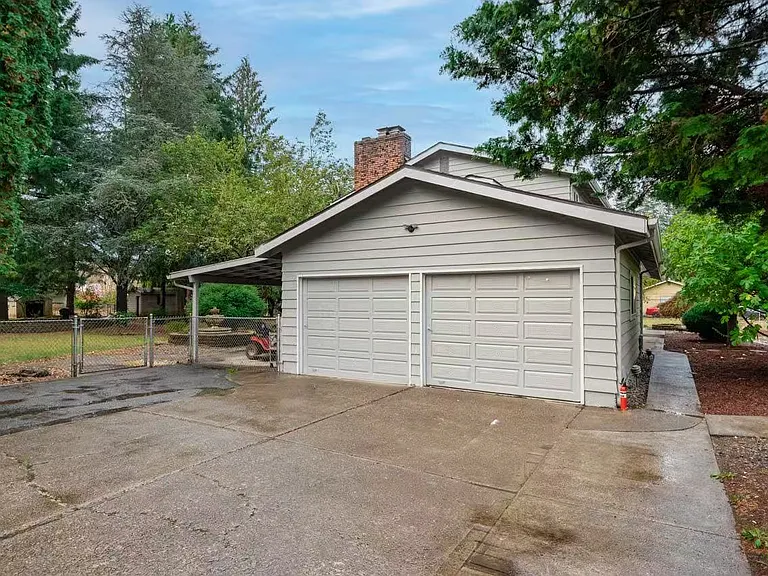 19305 NE 13th St — Photo 4