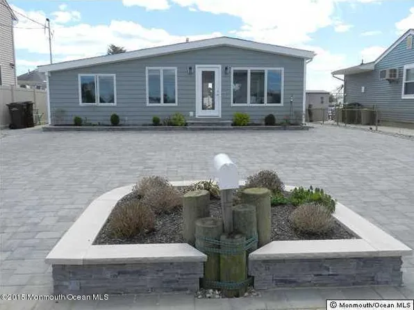 16 Amherst Dr, Bayville, NJ 08721