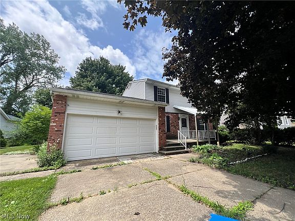 2nd image of 203 W Parkway Dr