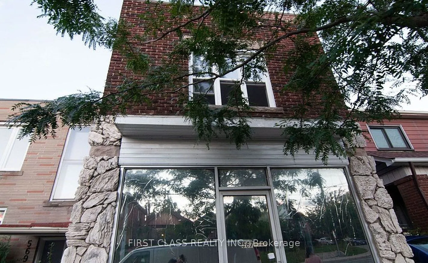 3 bed, $2,500 — Photo 1