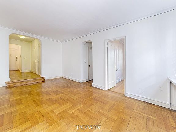 3rd image of 305 E 40th St APT 4B