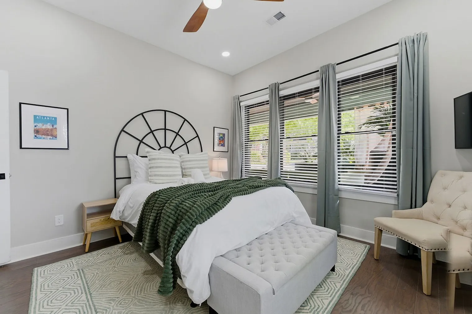 4 bed, 2.0 bath, $8,302 — Photo 4