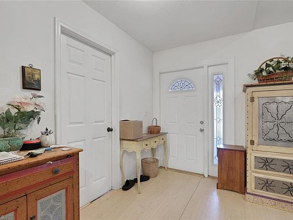 3rd image of 12393 Londonderry LN