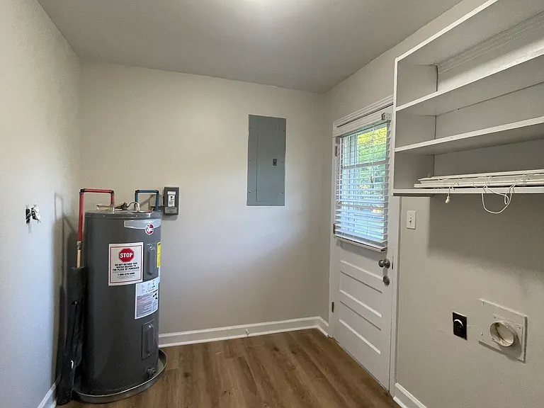 421 E Lakeside Dr — Photo 15