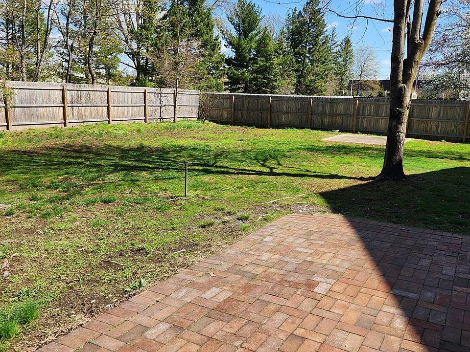 2nd image of 5 Eastern Dr