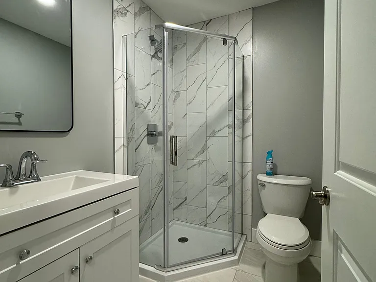 2515 Olyphant Ave — Photo 8