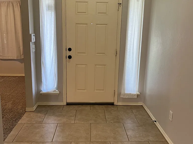 17612 Black Hawk Dr — Photo 2