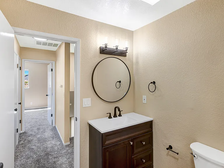 The Gables Apartments — Photo 42
