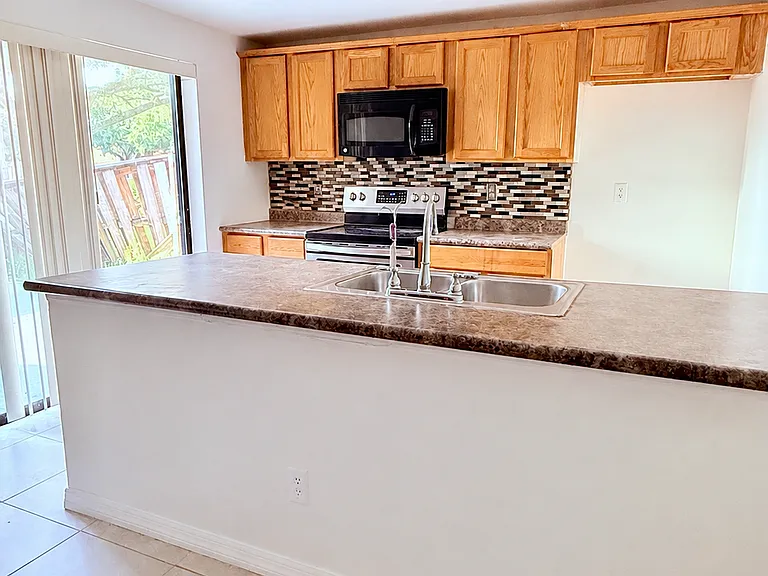 5274 Coral Ct — Photo 4