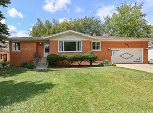 1N678 Goodrich Ave, Glen Ellyn, IL 60137