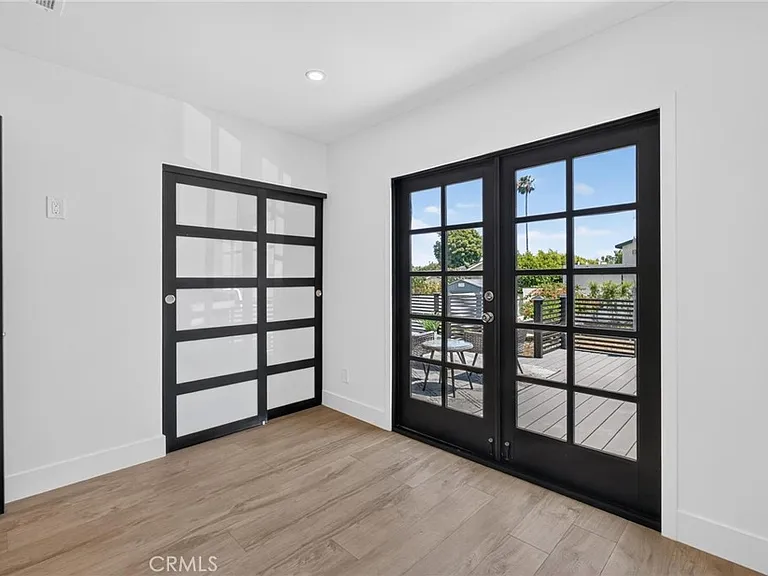 1223 W 23rd St — Photo 27