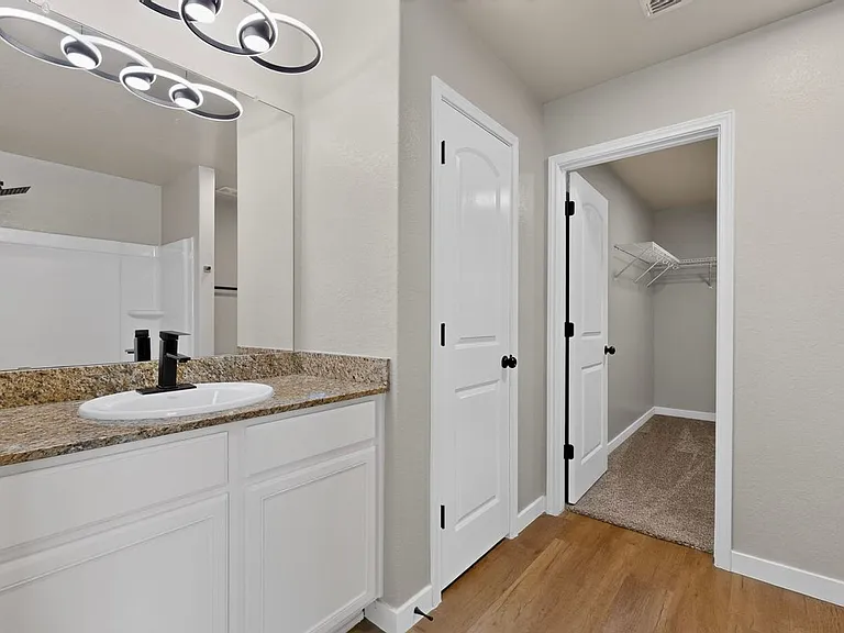 15018 Silver Tree Cv — Photo 18