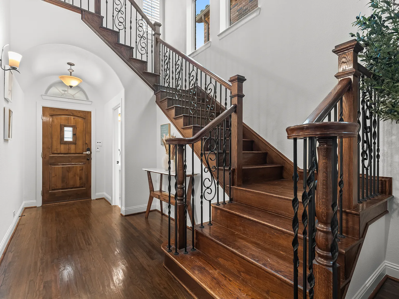 215 Palacio St — Photo 3