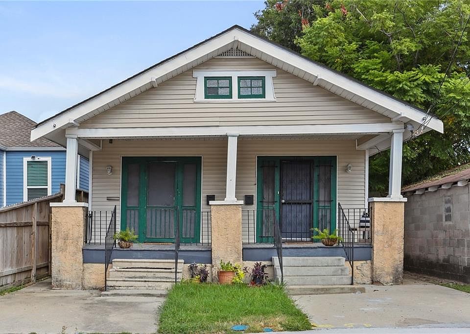 1st image of 2728-30 Leonidas St