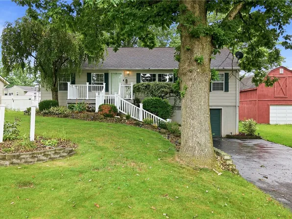 477 Erie St, Hubbard, OH 44425
