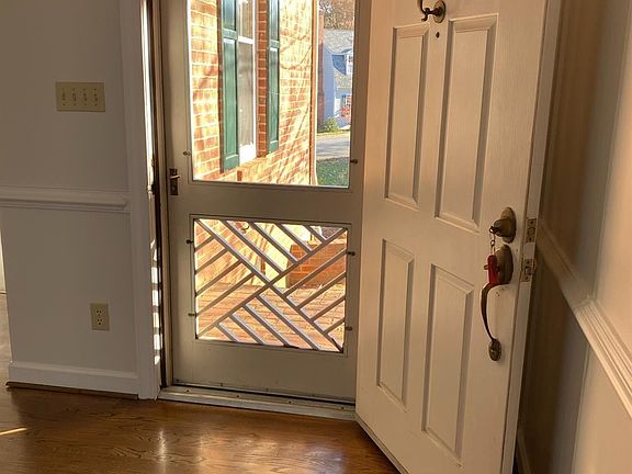 3rd image of 303 Barkley Ct