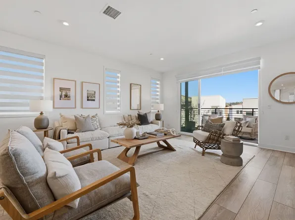 2860 Avella Cir, San Diego, CA 92108
